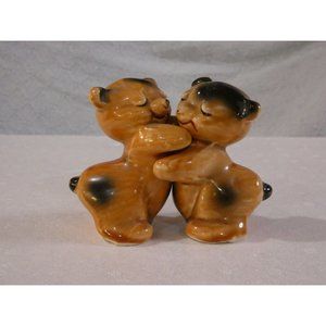 SNUGGLE HUGS SALT AND PEPPER SHAKER BEARS-VAN TELLINGEN